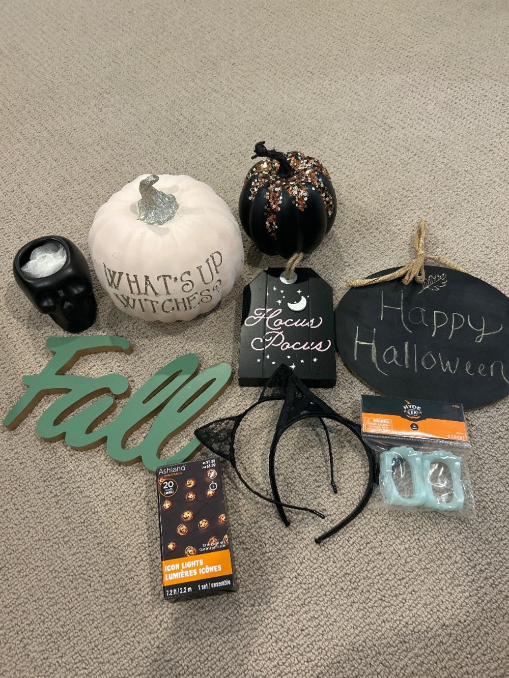 Halloween decor set